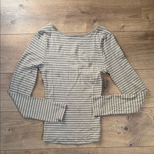 Universal Thread Women's Striped V-Neck Tee - Olive Green